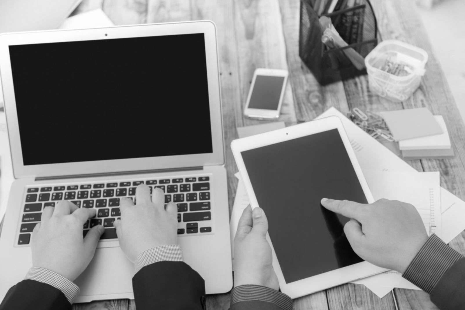 Session de travail sur un projet comptable avec suivi personnalisé